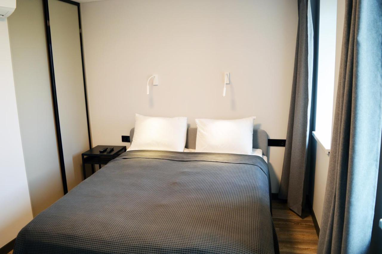 Baltas Gandras Hotel Naisiai Kültér fotó